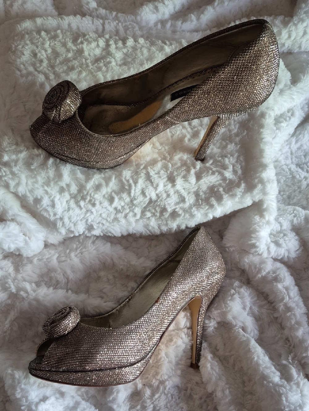 🎈Caparros Rose Gold Glitter Peep-Toe Heels with Rosette